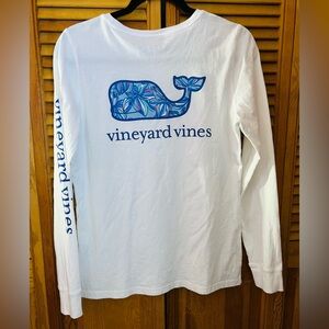 Vineyard Vines Classic White long Sleeve Tee size small excellent condition.